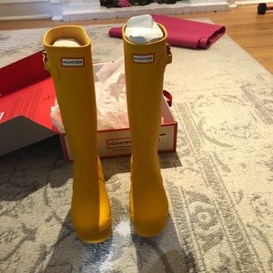 NWT Women’s Tall Hunter Rainboots, size 9